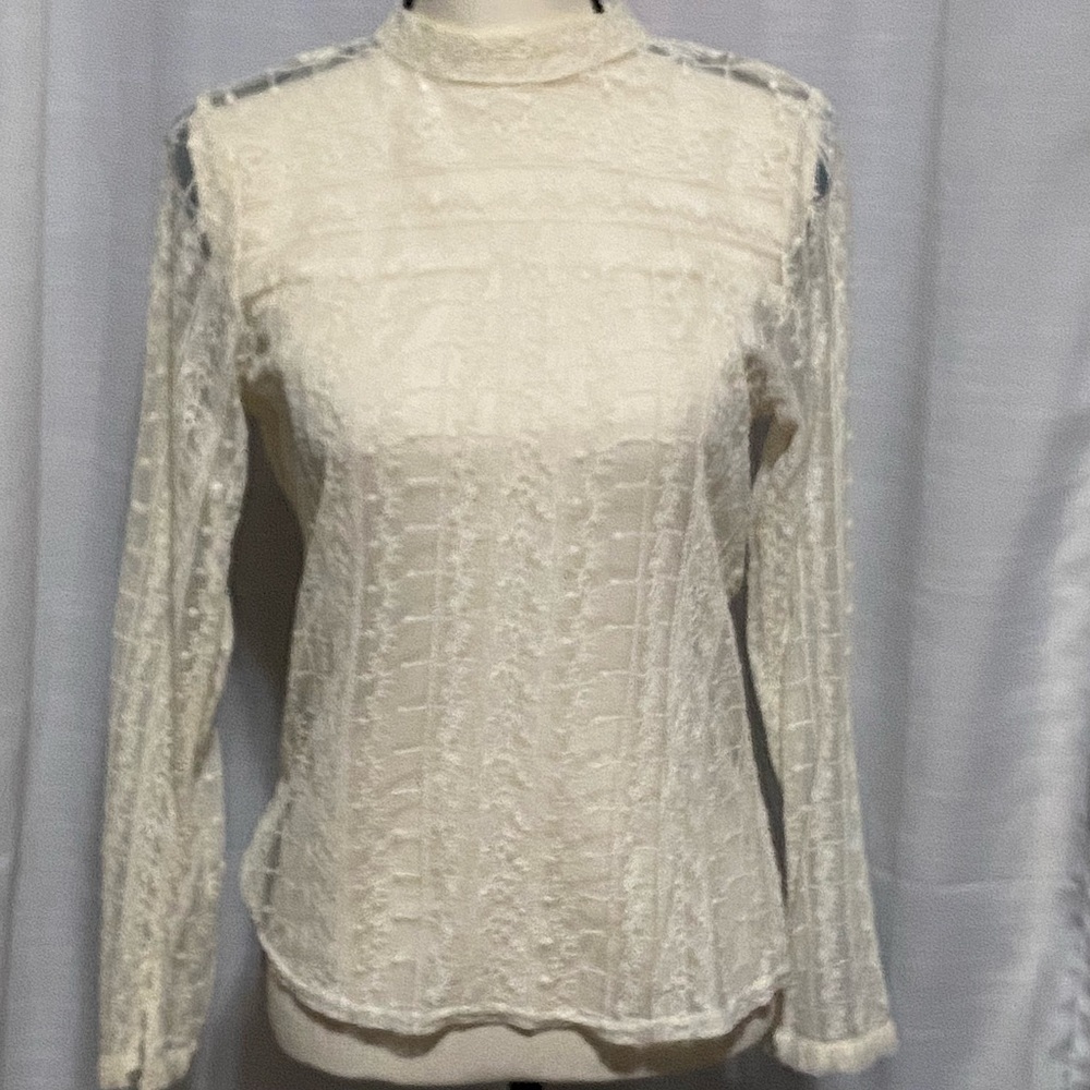Lace ivory lace shirt L